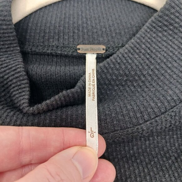 Free People Switch It Up Cuff Thermal Top Size Large Crochet Detail - Picture 8 of 15